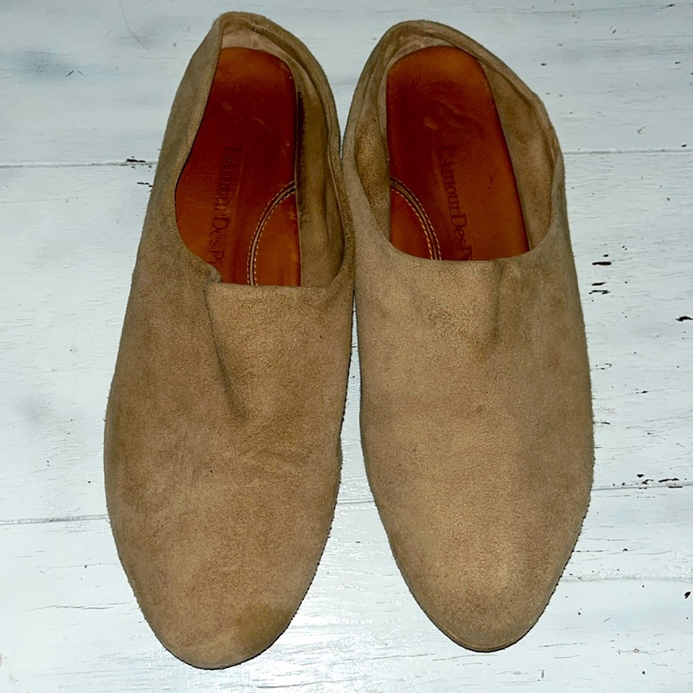 L’Amour Des Pieds slip on mule in tan suede 9.5 wedge slipon